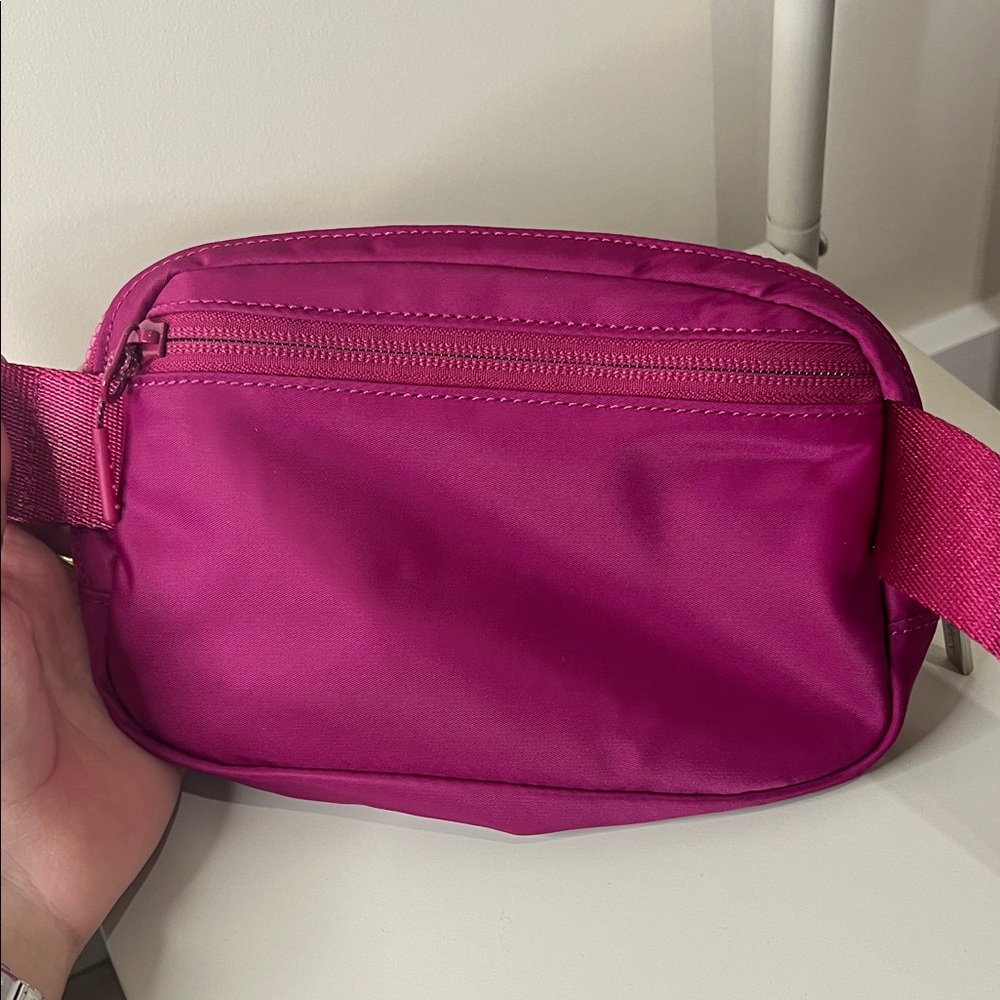 lululemon athletica Magenta Everywhere Belt Bag - Picture 3 of 9